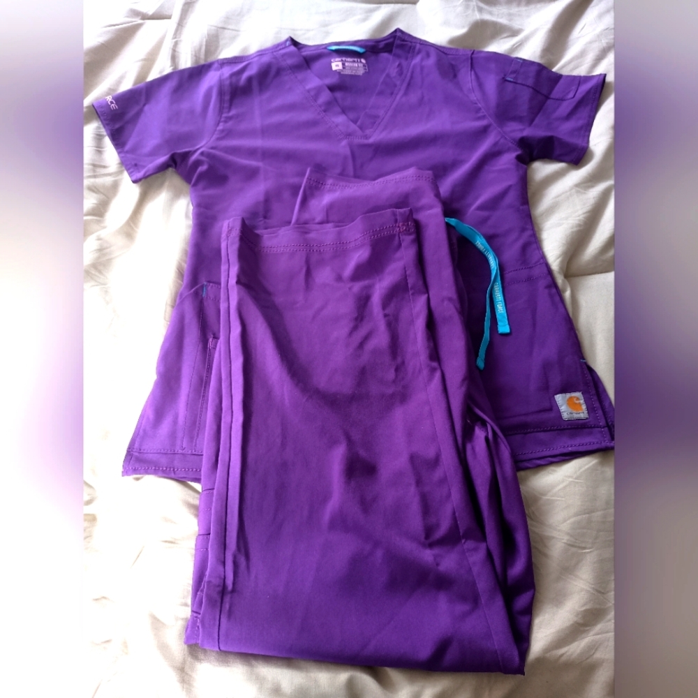 Women's Carhartt Scrubs Set